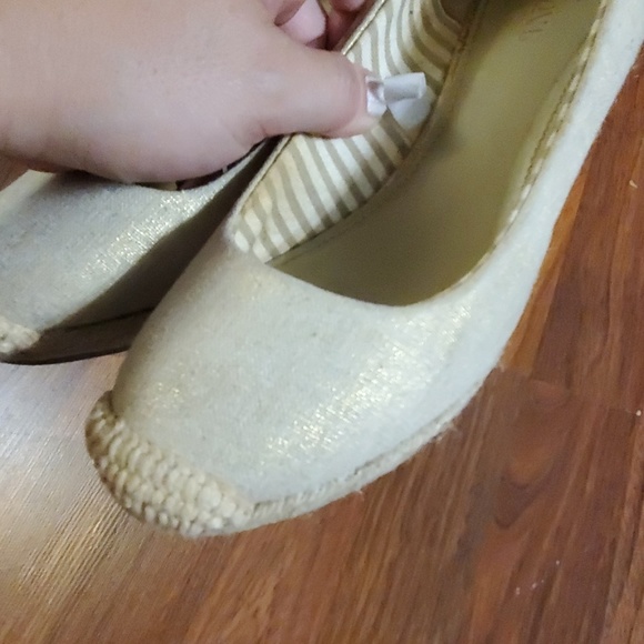 Golden espadrilles - Picture 5 of 6